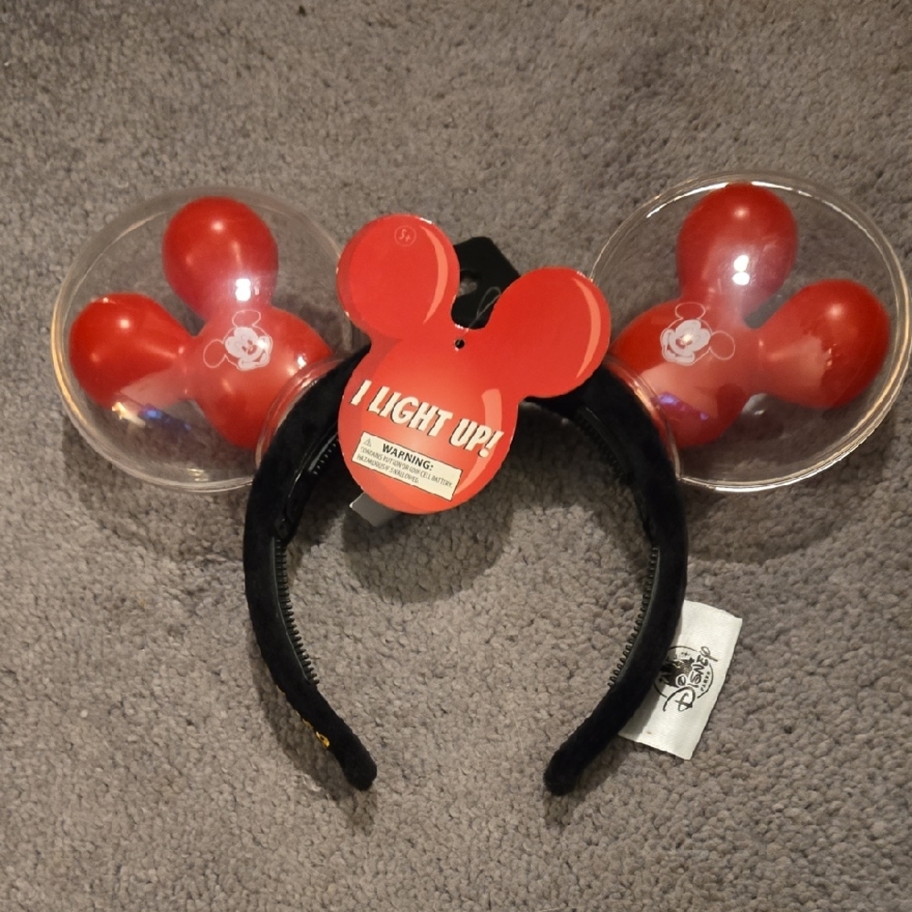 Light-Up Mickey Mouse Ears Headband. Original Disney Parks Merchandise. NWT